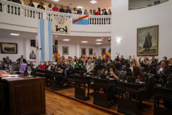 La Legislatura sesionó con repudios al diputado José Luis Espert