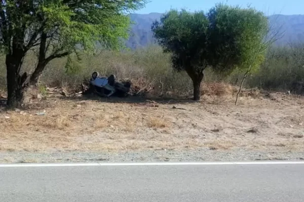 Catamarca: un joven de 31 años murió tras volcar con su auto en la Ruta 38