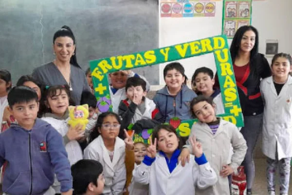 Fomentan educación nutricional en escuelas primarias locales