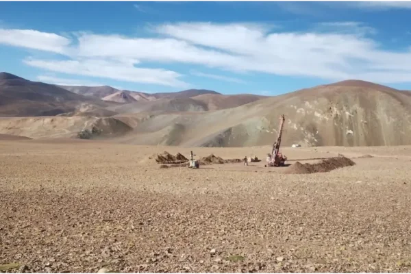 Minera China descubrió un nuevo yacimiento de oro y cobre en La Rioja