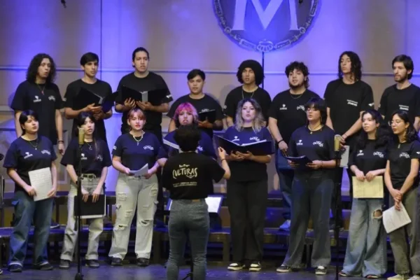 Coro Provincial de Jóvenes brilló en la ciudad de Río IV