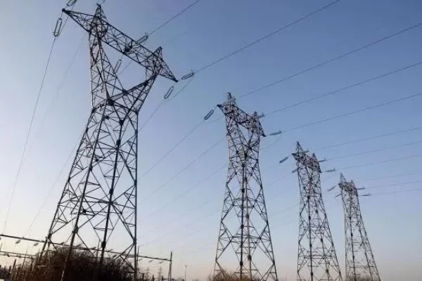 Operarios de energía levantaron las medidas de fuerza tras acordar un aumento salarial