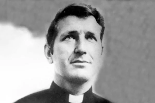 Padre Carlos Mugica, el cura que predicó en las villas y fue asesinado de cuatro balazos por desafiar al poder