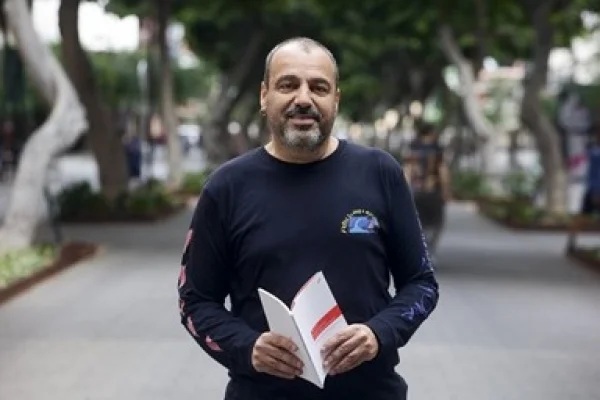 Cuando la poesía nos deja de piedra