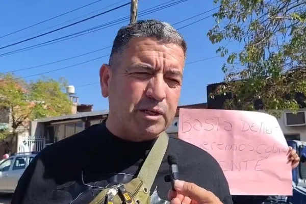 Despedidos de Aguas Riojanas reclaman sueldos atrasados y aguinaldo: hasta 7 millones por trabajador