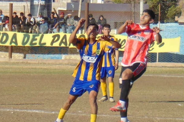 Defensores y Los Andes juegan la final de ida en Chilecito