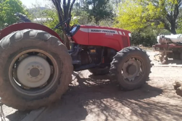 La Policía secuestró un tractor que había sido denunciado como robado