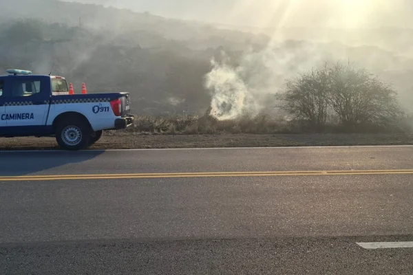 Incendio en Córdoba: sigue cortado el Camino de las Altas Cumbres