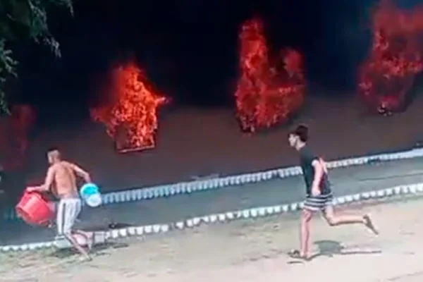 Dos niñas murieron tras un incendio que destruyó una iglesia en Córdoba