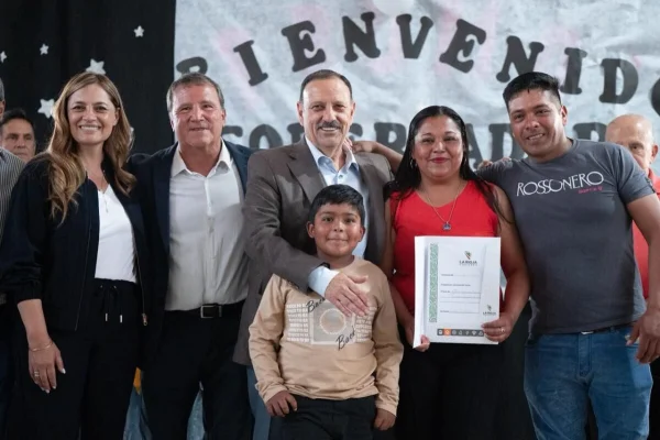 Quintela entregó más de 200 escrituras en Chilecito