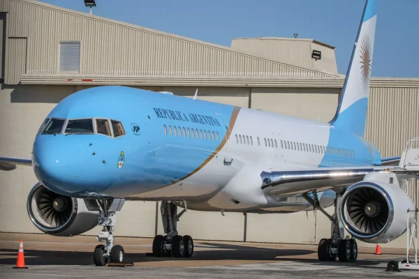 Milei y su viaje en el avión presidencial
