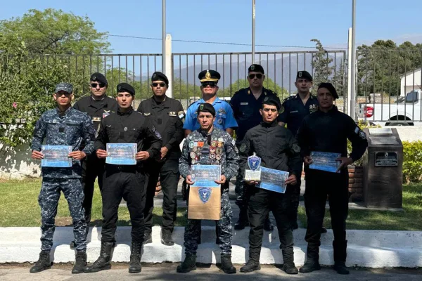 Policias de la Rioja culminaron con exito del 2° Curso Nacional de Infanteria en Catamarca