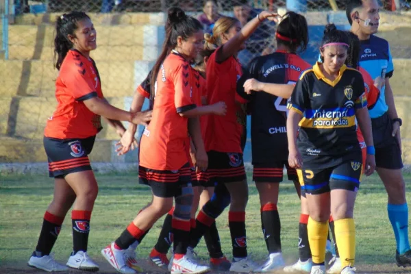 Chilecito: Newell's fue contundente en la final de ida ante Defensores