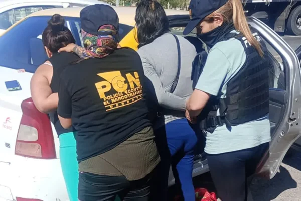 Cayó una banda narco boliviana que viajaban hasta Mendoza por La Rioja y San Juan