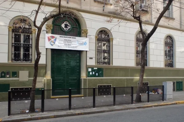 Explosión en un colegio de Palermo: cuatro heridos