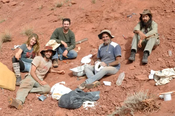 Encontraron uno de los dinosaurios más antiguos del mundo en la Quebrada de Santo Domingo