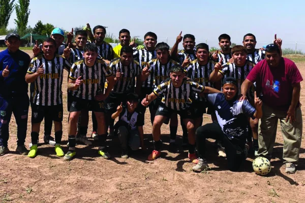 Santo Domingo se quedó con el clásico y ratificó su liderazgo en la Zona Norte del Fútbol de Famatina