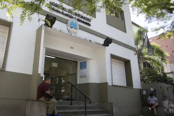 Explosión en una escuela de Palermo: un alumno internado en estado crítico