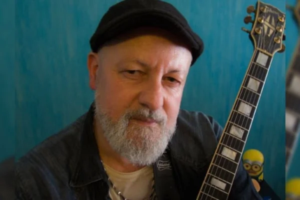 Murió el músico Alejandro Fiori, guitarrista de Los Pillos y figura clave del postpunk en la Argentina