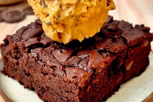 Postre brownie con helado express sin gluten: la receta perfecta para el Día de la Madre