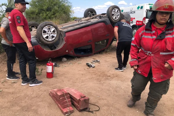 Un herido tras espectacular vuelco