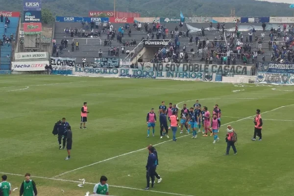 Gimnasia de Jujuy y Deportivo Madryn suspendido por amenazas al árbitro