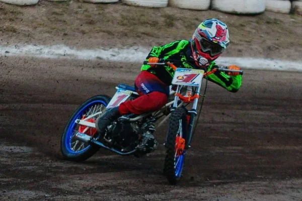 Juampi Pereyra se ilusiona con el título en el Ovalo de la Quebrada