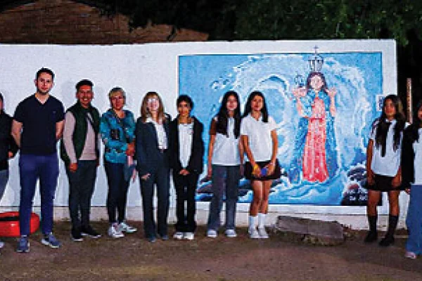 Escuela Polivalente inauguró mural pictórico