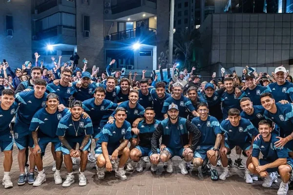 Locura en Brasil por Racing: una multitud recibió al plantel con la ilusión de la Copa Libertadores