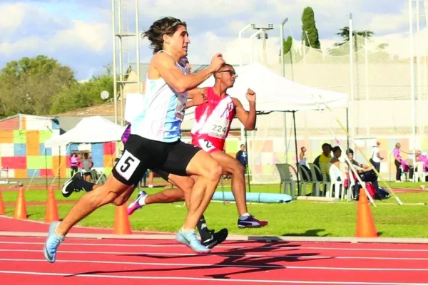 Atletismo: Matías Castro entabló el nuevo record provincial en los 100 metros llanos