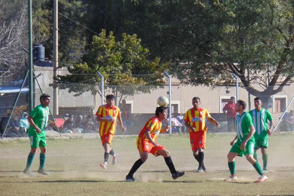 Anguinán goleó al