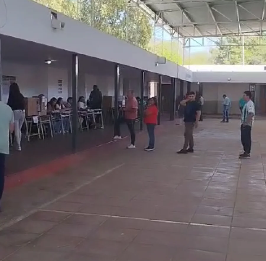 Importante concurrencia en la Escuela N° 408 del barrio Faldeo del Velasco Sur