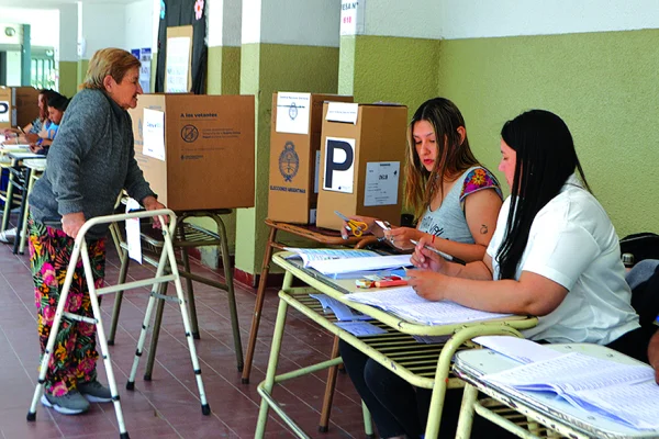 Marcada diferencia de horarios en la asistencia a las escuelas en la Capital riojana