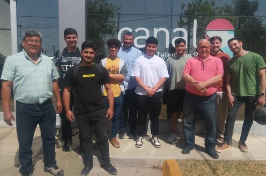 Desde la UTN también propiciaron la visita a Canal 9, conociendo los sistemas de comunicación y transmisión televisiva.