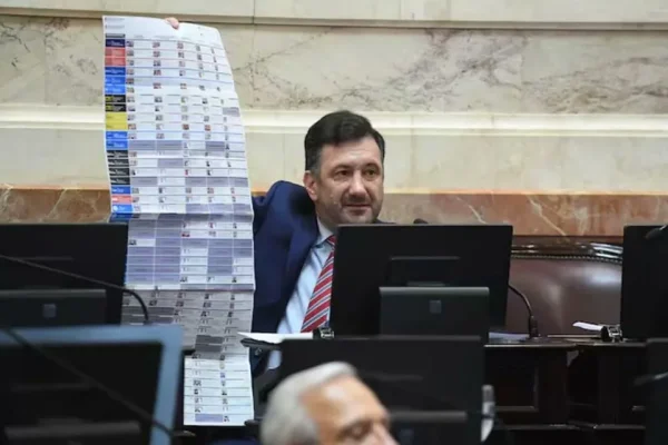 Reapareció Kueider: “Los costos de impulsar la Boleta Única se expresan en causas judiciales inventadas”