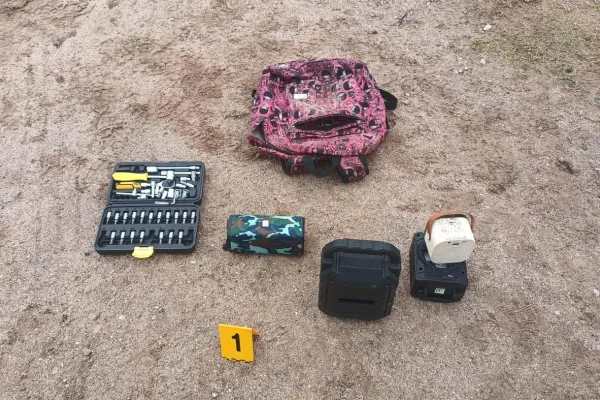 Detuvieron a un joven tras robar celulares y parlantes en el barrio Nueva Rioja