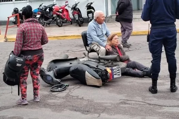 Motociclista atropelló a una mujer en Capital