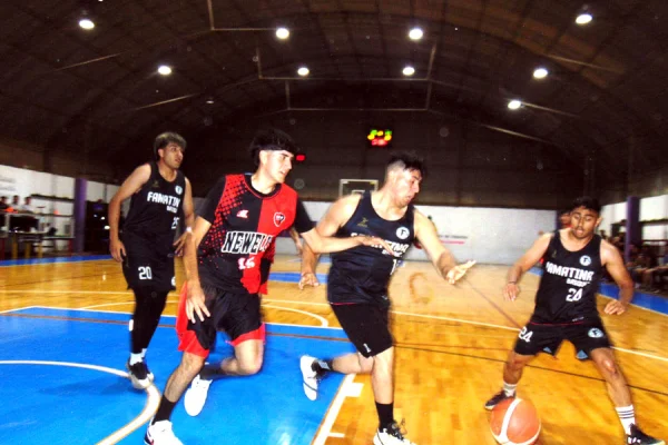 Se juega el desempate de Newell’s y Famatina