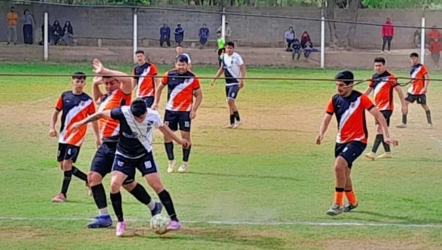 San Vicente venci&oacute; a Facundo y sigue en la cima.