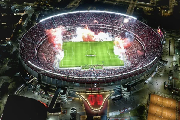 Histórico: los socios de River eligen autoridades con voto electrónico