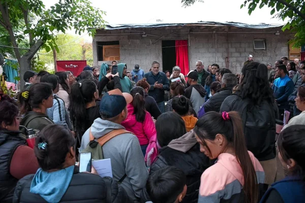 El Gobierno avanza con la escrituración de viviendas en tres barrios de la Capital