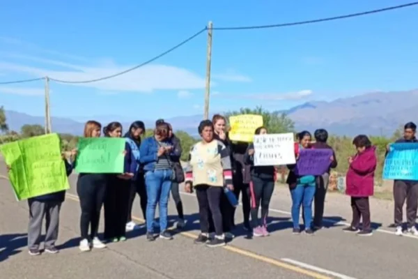 Protesta en Villa Castelli por la falta de atención médica