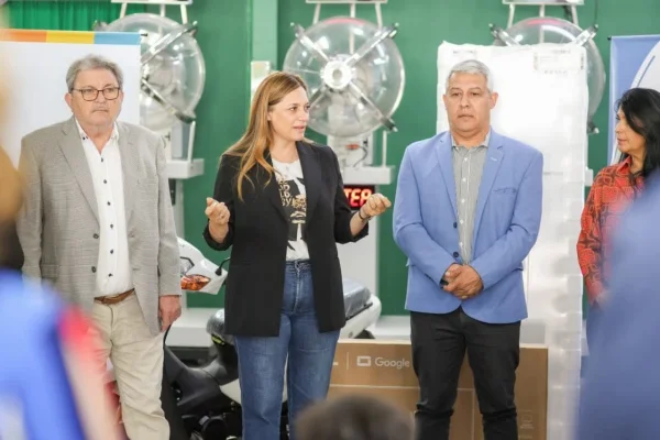 Entregaron premios de la rifa comunitaria