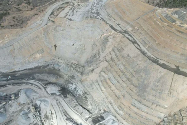 El megayacimiento de grafito escamoso en La Rioja coloca a Argentina en el foco global de minerales críticos.