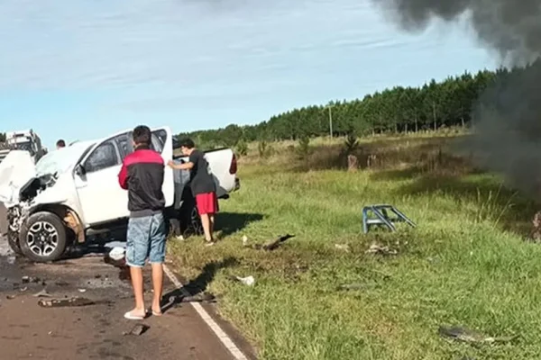 Corrientes: cuatro muertos en un terrible choque frontal