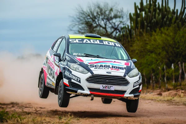 Las máquinas del Rally ponen primera en suelos chamicalenses