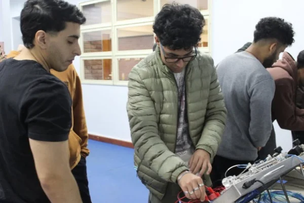 Combinan innovación con automatización industrial