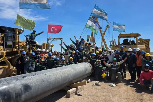 Río Negro celebró la última soldadura del oleoducto Vaca Muerta Oil Sur: un hito para la energía argentina