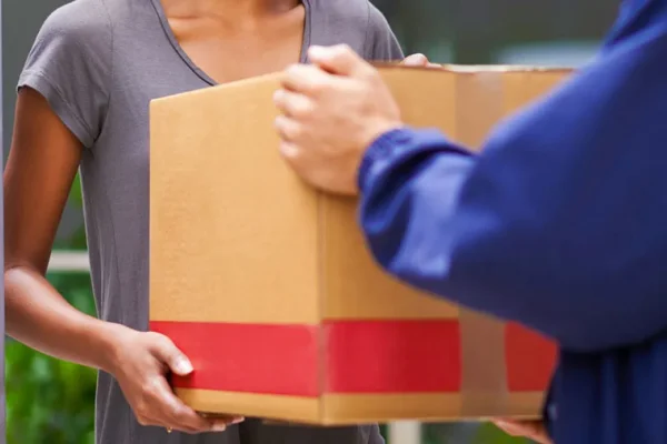 Macabro: Pidió remedios por correo y le mandaron partes humanas