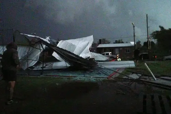Violento temporal en Bolívar: Voladura de techos, caída de árboles y granizada
